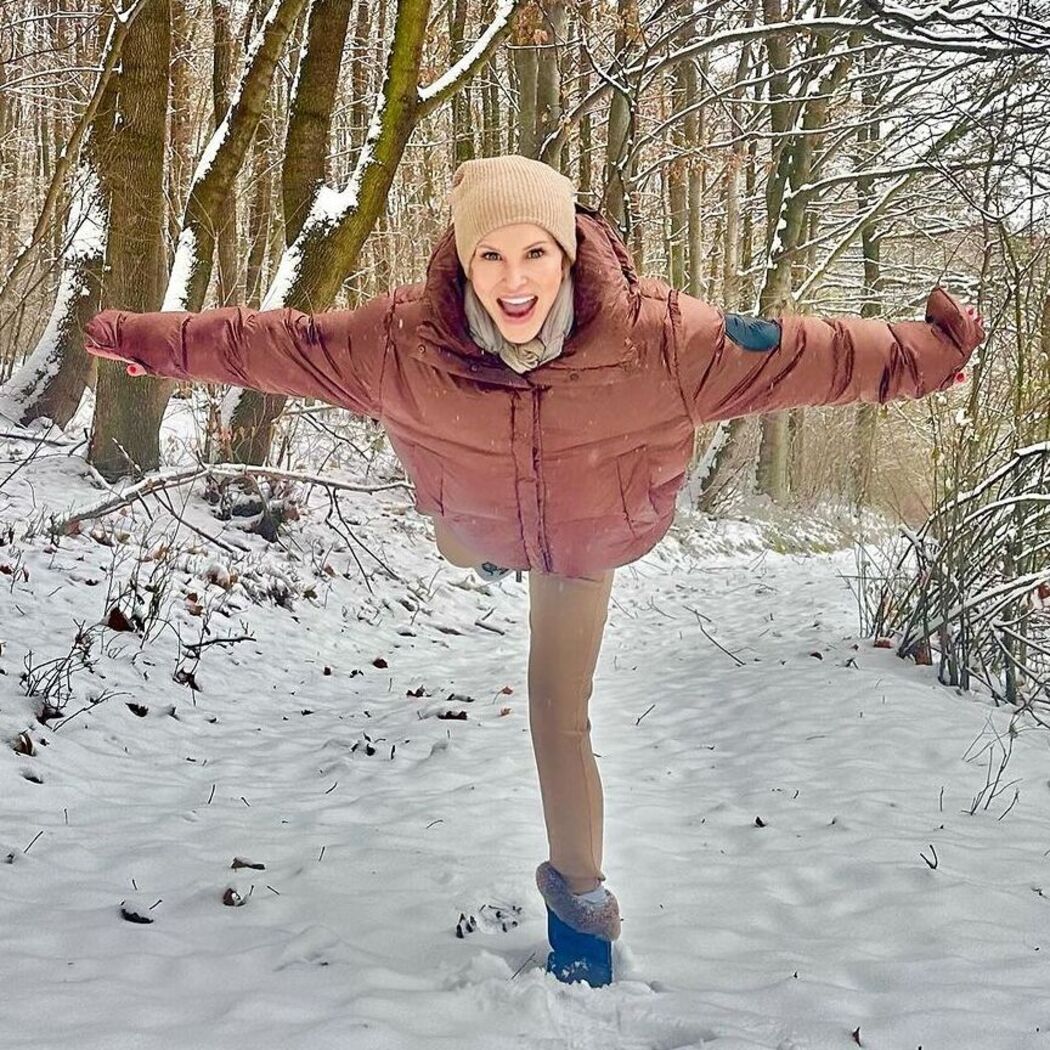 Nie uwierzysz, jaki kolor upodobały sobie ostatnio Polki po 50. Trudno przejść obojętnie